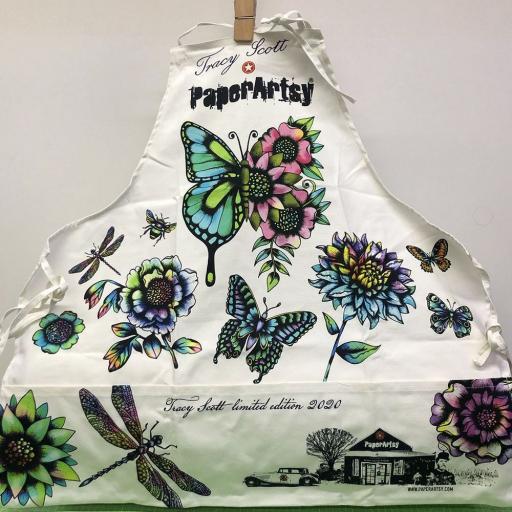 paperartsy-tracy-scott-apron-4566-1-p[ekm]1000x1000[ekm].jpg